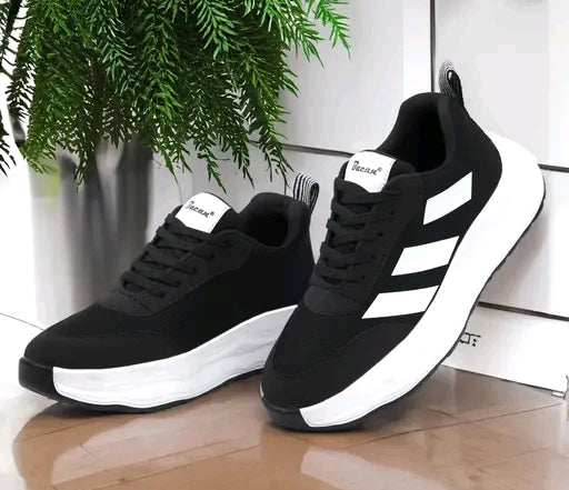 RetroRush Classic Kicks – Vintage Retro Sneakers for Men & Women