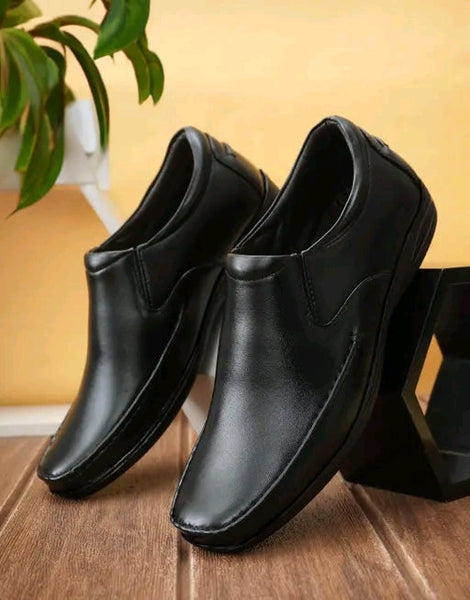 Textured Leather Formal Shoes for Men – Semi-Formal Versatility