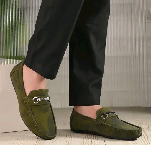 Glossy Finish Leather Shoes – Perfect for Suits & Events